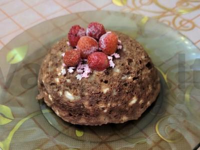 Nuostabus šokoladinis-bananinis keksas su varške pagrindine nuotrauka