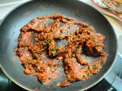 Harcho su tkhemali ir graikiniais riešutais Žingsnis 2