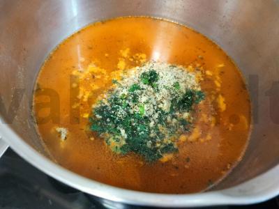 Harcho su tkhemali ir graikiniais riešutais Žingsnis 5