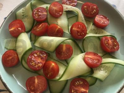 Salotas su avokadu ir putpelių kiaušiniais Žingsnis 4