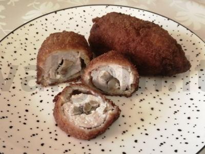 Kotletai pagal Volgogradą su grybais pagrindine nuotrauka