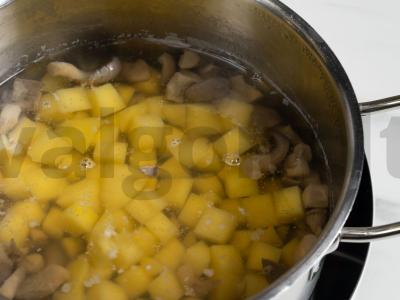 Grybų sriuba iš voveraičių Žingsnis 4