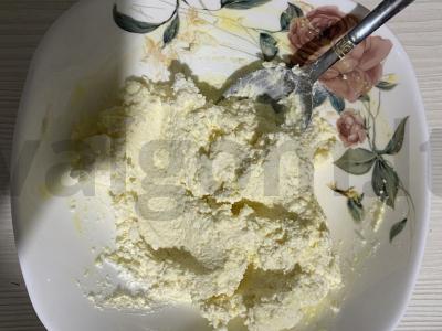 Sūrio blynai grietinės padaže Žingsnis 2