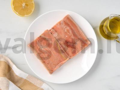 Kepta lašiša grietinėje Žingsnis 1