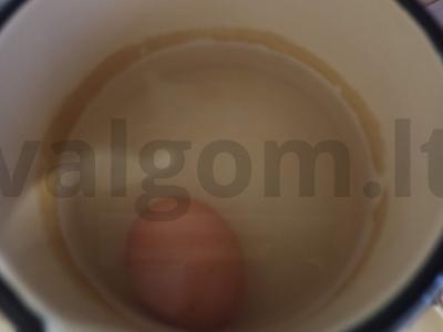 Salotos su ryžiais, kiaušiniu ir jūros kopūstais Žingsnis 1