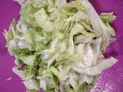 Salotas su rūkytomis mėsos „Objedinėjimas“ Žingsnis 2