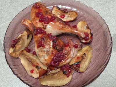 Anties šlaunelės su obuoliais pagrindine nuotrauka