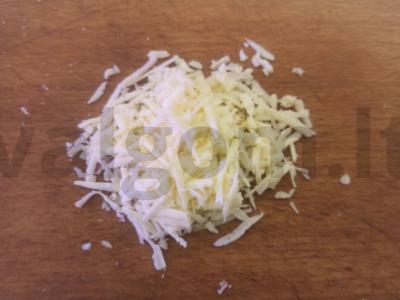 Omletas su ivasi, sūriu ir sausainiais Žingsnis 2