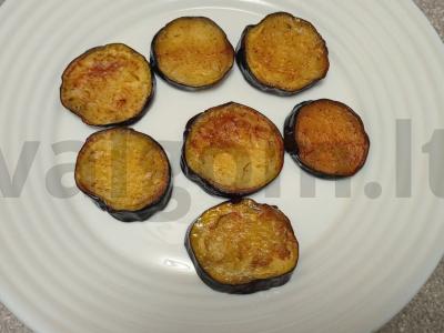 Baklažanai su migdolų įdaru ir geltonais pomidorais Žingsnis 3