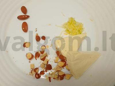 Baklažanai su migdolų įdaru ir geltonais pomidorais Žingsnis 5