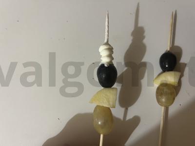 Vaisių užkandis su varškės sūriu ant iešmelių Žingsnis 8