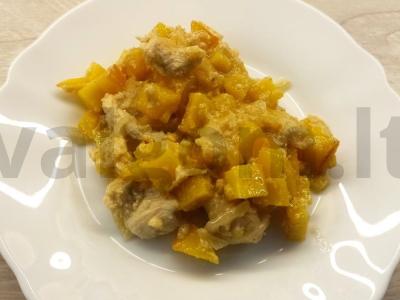 Troškinta vištienos krūtinėlė su bulvėmis pietums pagrindine nuotrauka