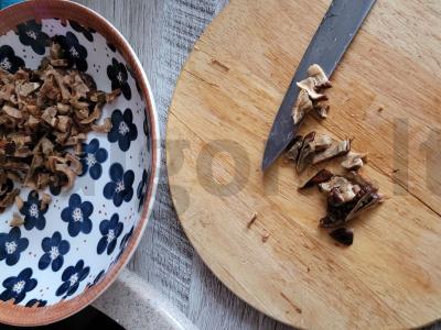 Džiovintų baltųjų grybų sriuba „Kaimelis“ Žingsnis 3