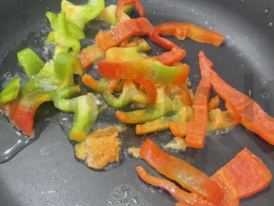 Ryžiai, garinti su paprika ir morkomis Žingsnis 3