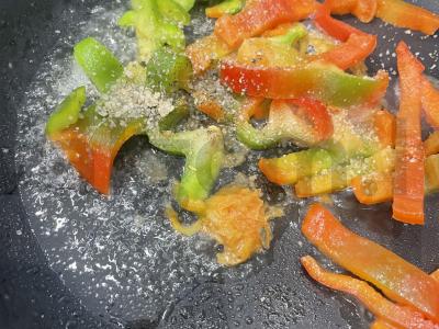 Ryžiai, garinti su paprika ir morkomis Žingsnis 5