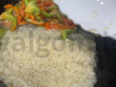 Ryžiai, garinti su paprika ir morkomis Žingsnis 6