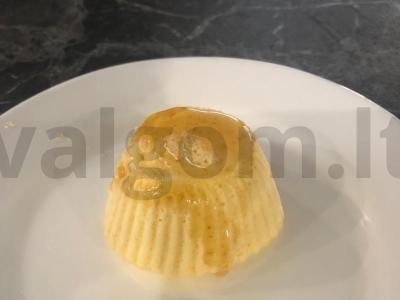 Varškės-kokoso apkepas mikrobangų krosnelėje pagrindine nuotrauka