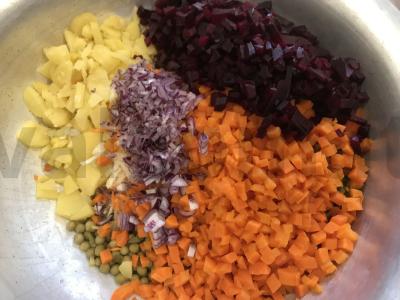 Virti daržovių vinigretas su raudonuoju svogūnu Žingsnis 5