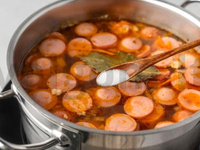 Pupelių sriuba su dešrelėmis Žingsnis 6