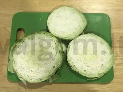 Kopūstų steikai su prieskoniais Žingsnis 1