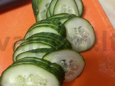 Sumuštiniai su šprotų ir kiaušiniu Žingsnis 1