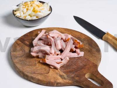 Salotas „Išskirtinis“ su graikiniais riešutais ir karbonaidu Žingsnis 3