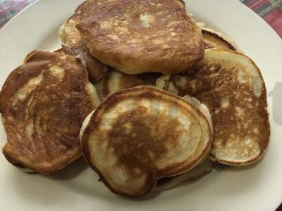 Varškės blynai su manų kruopomis kokosų piene pagrindine nuotrauka