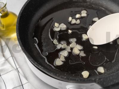 Citrininiai česnakiniai krevetės su daržovėmis Žingsnis 3