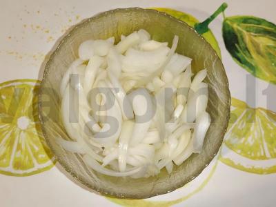 Salotas „Amūro“ su rūkyta lašiša Žingsnis 1