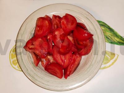 Salotas „Amūro“ su rūkyta lašiša Žingsnis 4