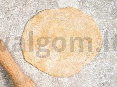 Čeburekai su mineraliniu vandeniu Žingsnis 6