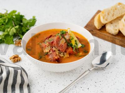 Harcho su rūkytais šonkauliais pagrindine nuotrauka