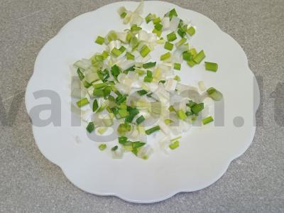 Žaliasis šaltibarščiai su šaldytu rūgštynu ant ančių sultinio Žingsnis 4