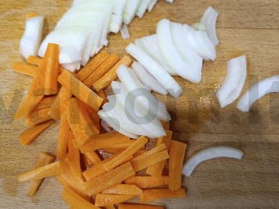 Grikių košė su troškinta kalakutiena Žingsnis 1