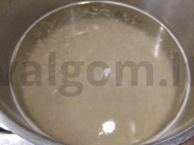 Skani salotos su pttim, daržovėmis ir žolelėmis Žingsnis 1