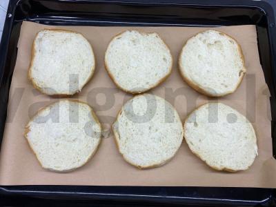 Vištienos kotletų, sūrio ir daržovių burgeris Žingsnis 2