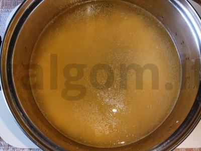 Žirnių košė vištienos sultinyje su lydytu sūriu Žingsnis 2