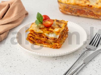 Klasikinė lasagna bolognese pagrindine nuotrauka