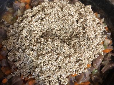 Troškinti vištienos skrandžiai su quinoa Žingsnis 6