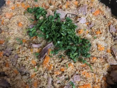 Troškinti vištienos skrandžiai su quinoa Žingsnis 8