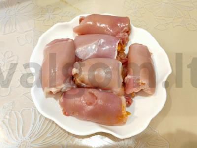 Vištienos ritinėliai su dešra, korėjietiška morkų salotomis ir sūriu Žingsnis 5