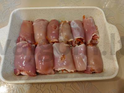 Vištienos ritinėliai su dešra, korėjietiška morkų salotomis ir sūriu Žingsnis 6