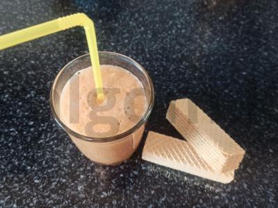 Obuolių sultys su vyšnių sultimis pagrindine nuotrauka