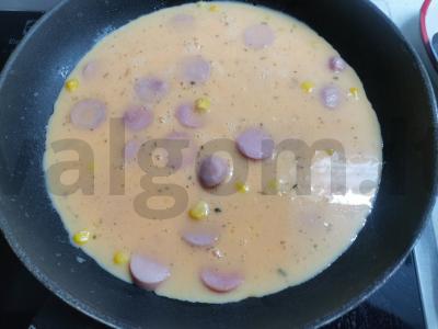 Omletas su kukurūzais pusryčiams Žingsnis 4