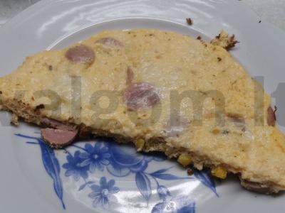 Omletas su kukurūzais pusryčiams pagrindine nuotrauka