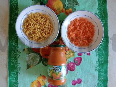 Makaronai su morkomis ir cukinijų ikra Žingsnis 1