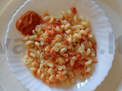 Makaronai su morkomis ir cukinijų ikra pagrindine nuotrauka