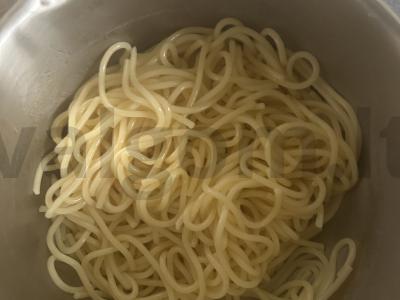 Makaronai su upėtakiu ir grietinėlėmis Žingsnis 1