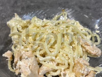 Makaronai su upėtakiu ir grietinėlėmis pagrindine nuotrauka