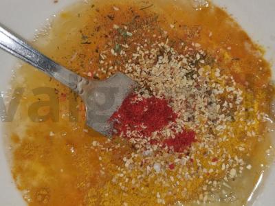 Greitas omletas su dešrelėmis ir sūriu Žingsnis 2